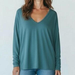 We The People Teal Long Sleeve V-Neck Top